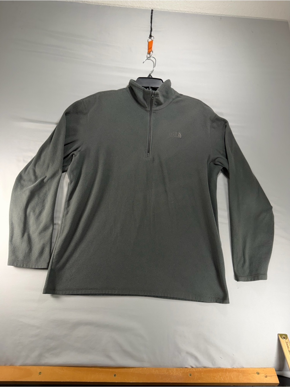 The North Face 1/4 Zip Fleece Pullover Mens Size L Large Gray Sweater Jacket